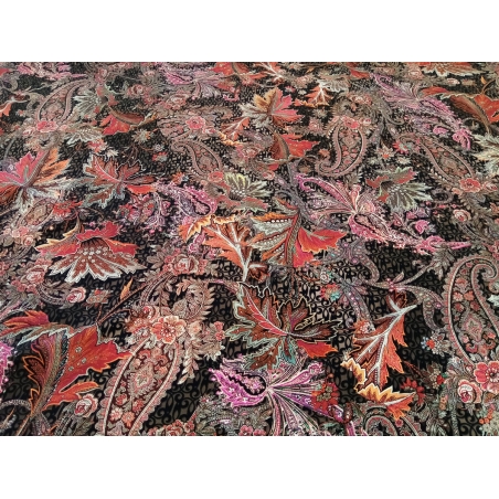 Tissu en soie signé - Feuilles dans le style Etro.