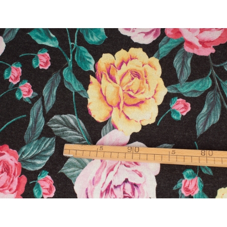 Clock knitwear - roses - 3 colours