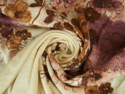 Swetrówka Irvin kwiaty na kremie raport