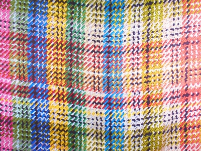 Audums Zīds ar Dior rūtiņu rakstu.