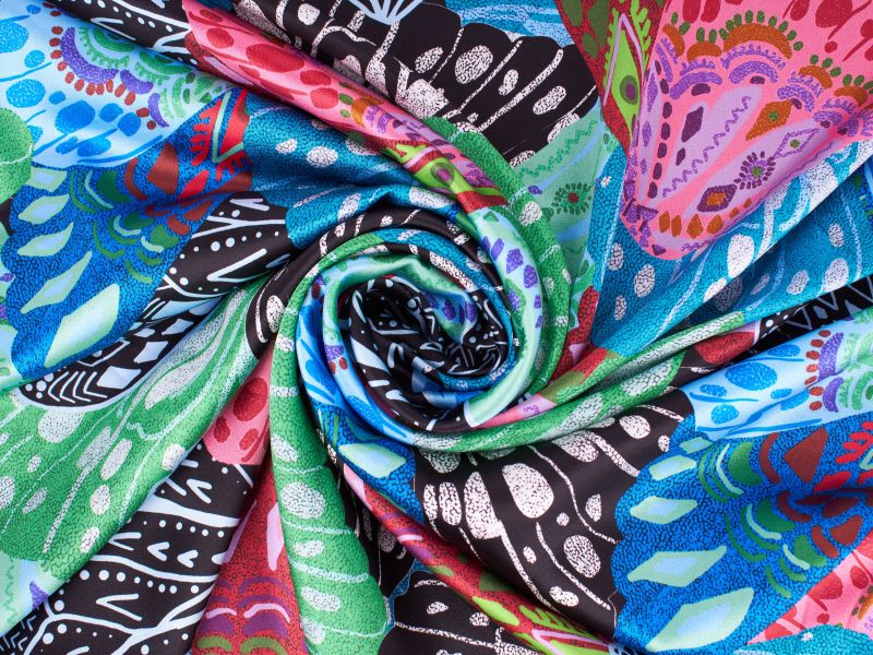 Ύφασμα μεταξωτό με υπογραφή πεταλούδες σε στυλ Chanel