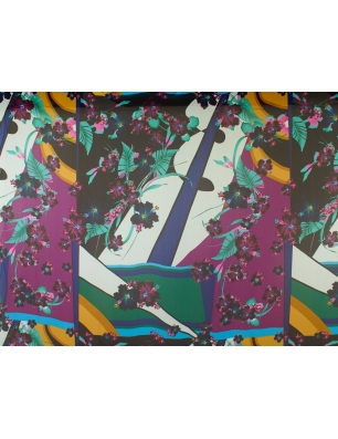 Nous offrons un chiffon de haute qualité avec des motifs géométriques.