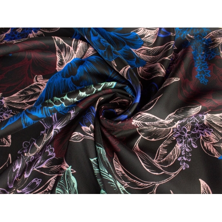 Seidenstoff mit signierten Blumen auf Schwarz