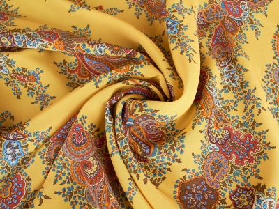 Tela de Seda Firmada en Estilo Étnico