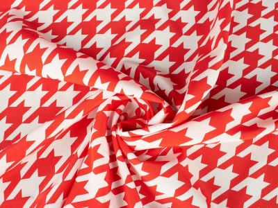 Silkki, jossa on brodeerattu kanajalan kuvio, 3 väriä.