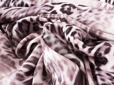 Šilkas Audinys Su Pantu Odcienie Pilkos spalvos