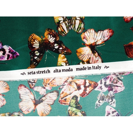 Soie signée - Émeraude et papillons