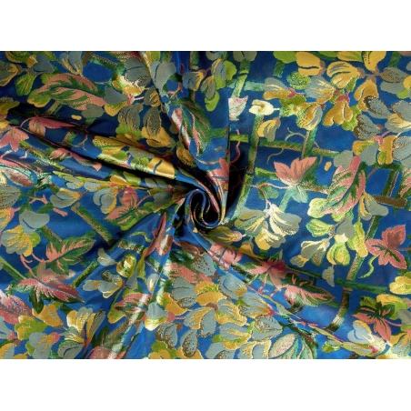 Jakožto žakard s podpisem - Ricchezza - ve stylu Dolce&Gabbana