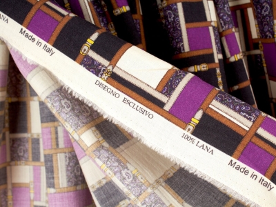 Klädtyg i ull i Louis Vuitton-stil