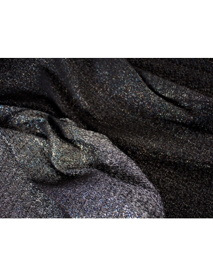 Stretch woven suit fabric with a holographic thread