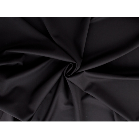 The suit material is 130s wool.