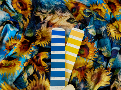 Seidensatin mit Elasthan – Sonnenblumen von Van Gogh