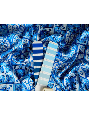 Satén de seda para el verano azul claro con estampado - Mayorista de Tejidos Bemax
