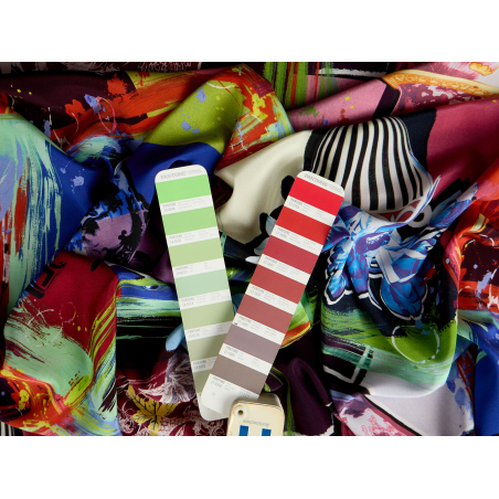 Színes mintás selyem crepe de chine – jelentés