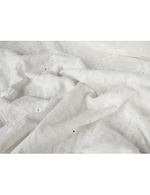 Vit broderad batist - Tyggrossisten Bemax
