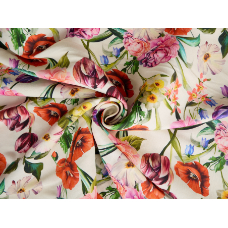 Fabric length by the meter with viscose in flowers - Bemax Fabrics Wholesale