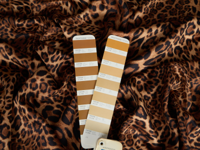 Viscose com um brilho subtil — o pelo de leopardo ideal