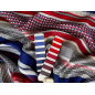 Viskosmaterial för en klänning i originalränder