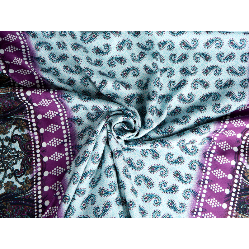 Viskose materiale med små dråber paisley med en udsøgt kantborder