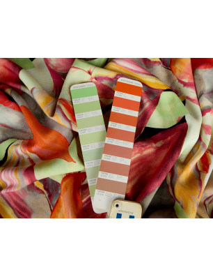 Viszkóza ruhaanyag narancssárga-zöld virágmintával