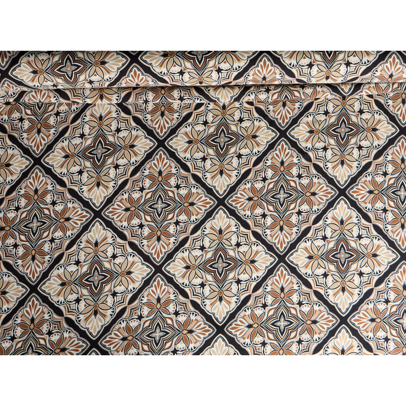 Viskosmaterial för klänning med geometriskt boho-mönster