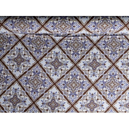 Viscosa materiale per un abito con motivo boho geometrico