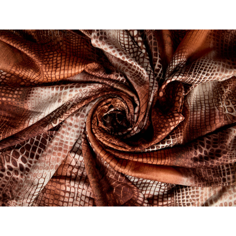 Viscosa, materiale con una leggera lucentezza a effetto pelle di serpente nei toni caldi del marrone