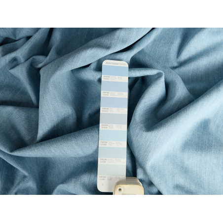 Tela vaquera con efecto washed y tacto suave: denim claro
