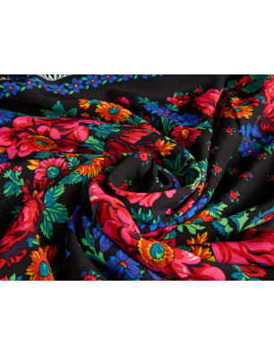 Viskose-Material für ein Kleid, Blumenmuster im Volksstil - Bericht